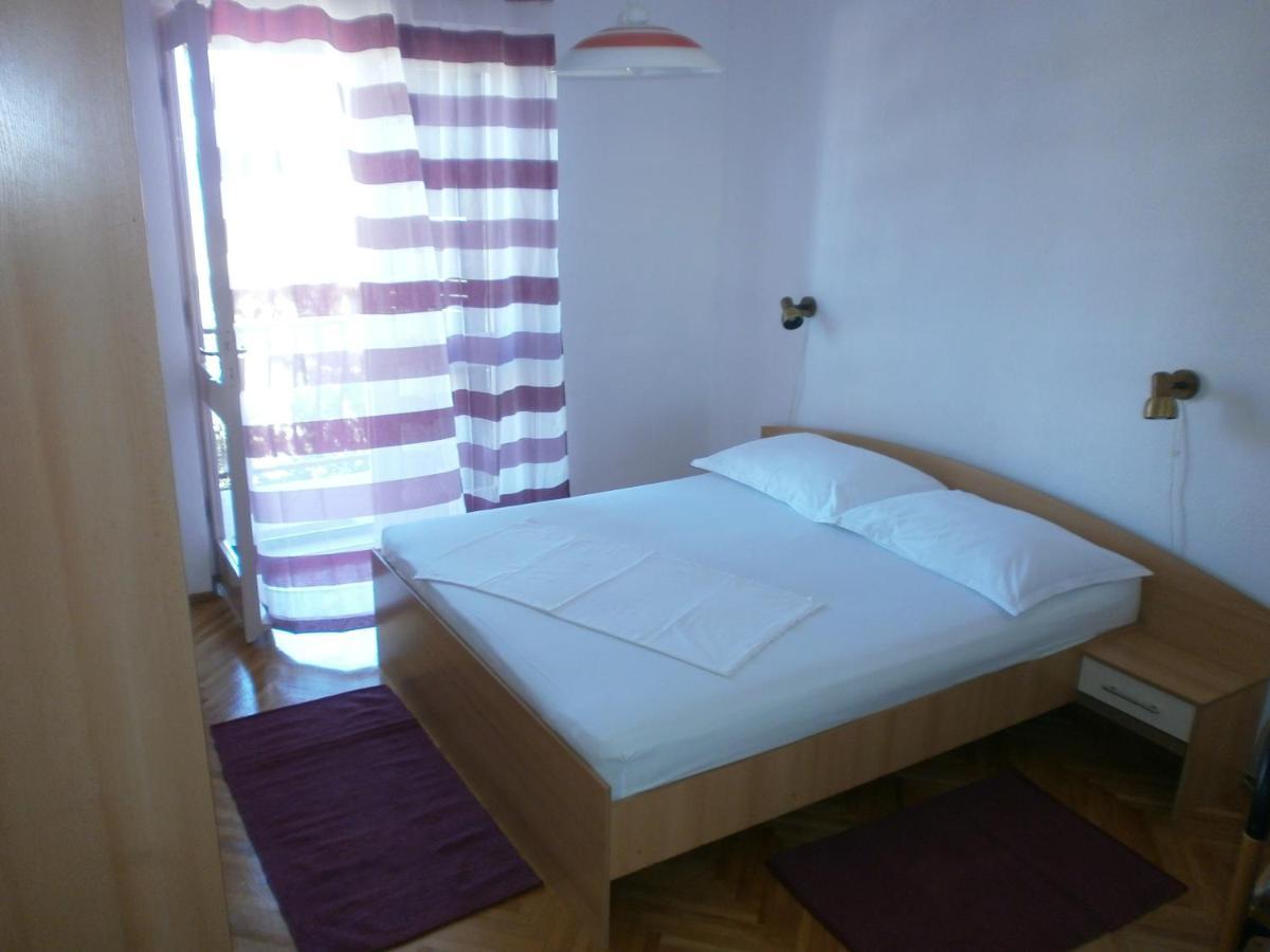 Apartments By The Sea Podgora, Makarska - 12326 Exterior foto