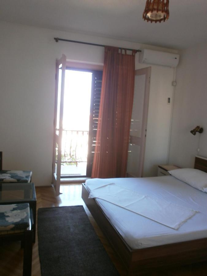 Apartments By The Sea Podgora, Makarska - 12326 Exterior foto