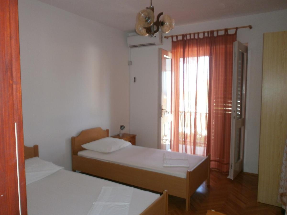 Apartments By The Sea Podgora, Makarska - 12326 Exterior foto